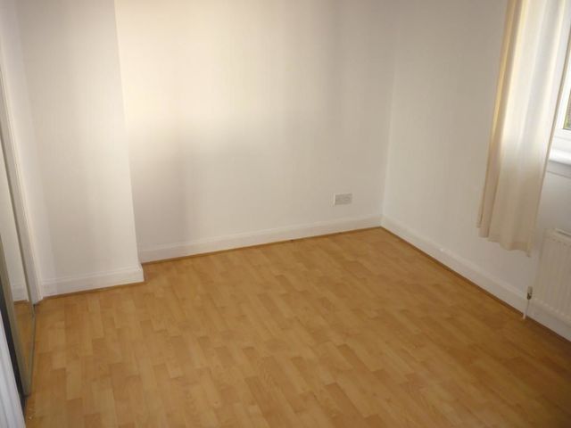  Image of 2 Bedroom Flat to rent at Dunfermline Fife Fife, KY12 0XT