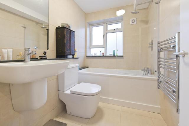  Image of 1 Bedroom Flat to rent at Latimer Road  London, W10 6QY