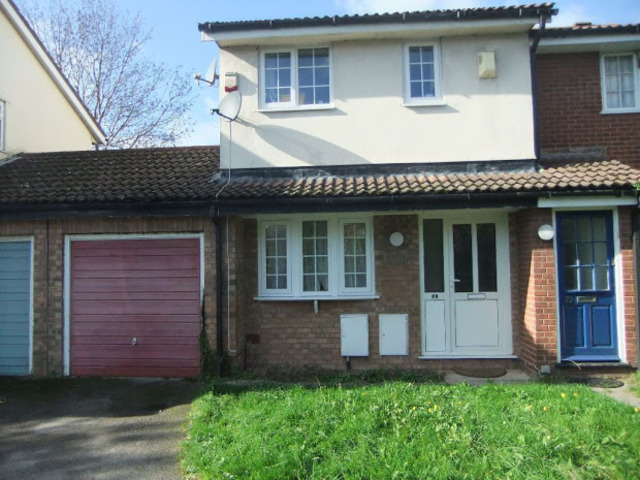  Image of 2 Bedroom Property to rent at Mervinian Close  CARDIFF, CF10 4BU