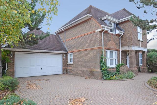  Image of 4 Bedroom Detached to rent at Carrick Gate Esher Esher, KT10 9HU