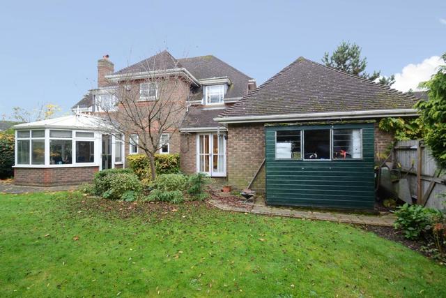  Image of 4 Bedroom Detached to rent at Carrick Gate Esher Esher, KT10 9HU