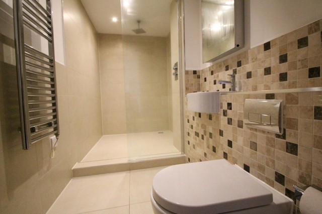  Image of 1 Bedroom Flat to rent at Teddington, TW11 9NL
