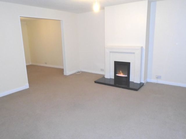  Image of 3 Bedroom Semi-Detached to rent at Penicuik MidLothian MidLothian, EH26 9HT