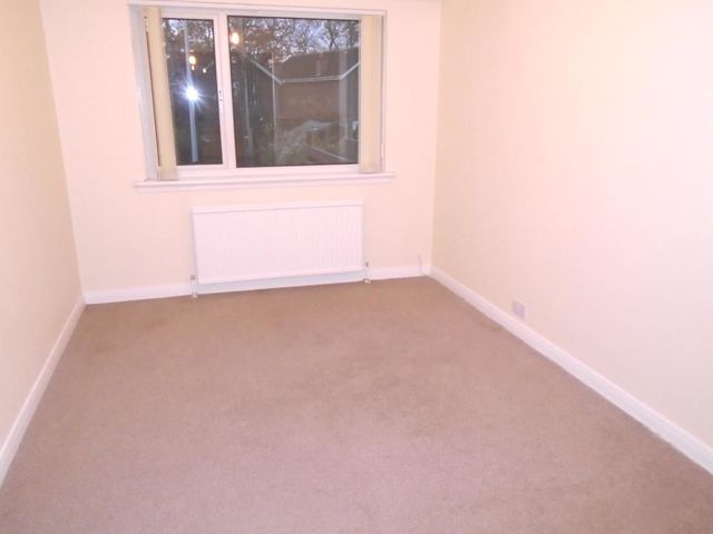  Image of 3 Bedroom Semi-Detached to rent at Penicuik MidLothian MidLothian, EH26 9HT