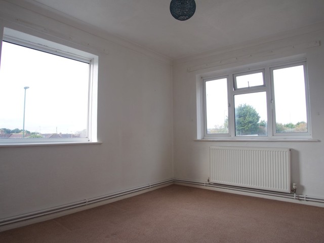  Image of 2 Bedroom Flat to rent at Lancing, BN15 8SB