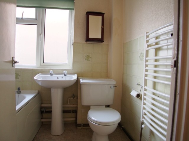  Image of 2 Bedroom Flat to rent at Lancing, BN15 8SB
