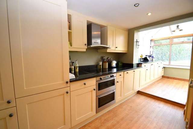  Image of 3 Bedroom Semi-Detached for sale at High Road  Brightwell-Cum-Sotwell, OX10 0QT