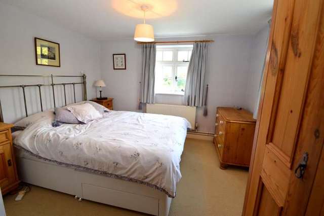  Image of 3 Bedroom Semi-Detached for sale at High Road  Brightwell-Cum-Sotwell, OX10 0QT