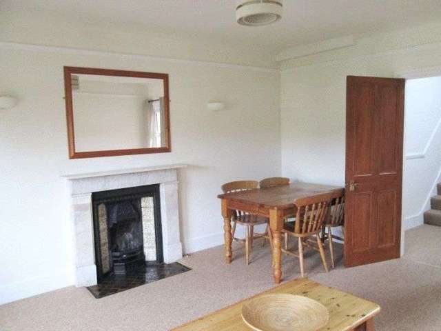  Image of 2 Bedroom Flat to rent at Fairmile Avenue  Tooting, SW16 6AG