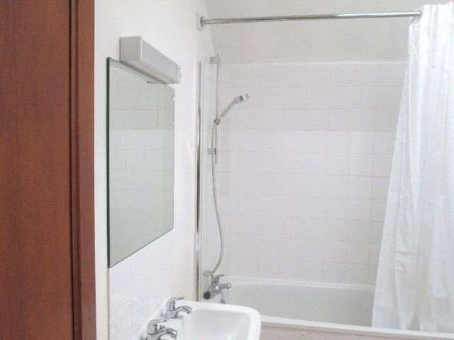  Image of 2 Bedroom Flat to rent at Fairmile Avenue  Tooting, SW16 6AG