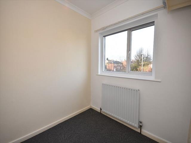 Longthorpe Lane Wakefield 3 bedroom Semi-Detached to rent WF3