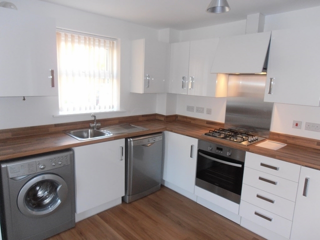 Apartment for rent in Braunton Crescent, Mapperley, Nottingham, NG3 2 ...