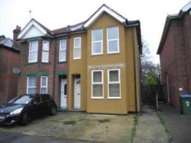 neighbourhood Image of 3 Bedroom Semi-Detached For Sale at Southampton Hampshire Itchen, SO19 2JB Image of neighbourhood