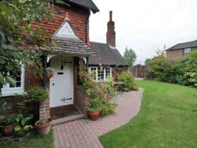  Image of 2 Bedroom Detached  For Sale at Lingfield Road  East Grinstead, RH19 2EB