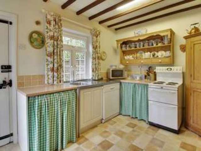  Image of 2 Bedroom Detached  For Sale at Lingfield Road  East Grinstead, RH19 2EB