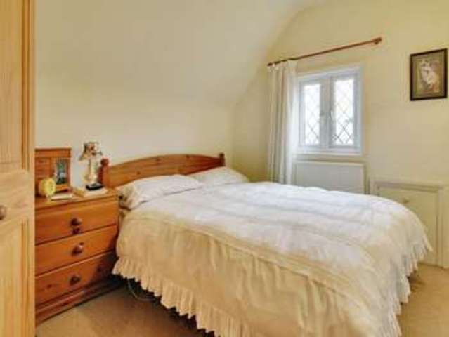  Image of 2 Bedroom Detached  For Sale at Lingfield Road  East Grinstead, RH19 2EB