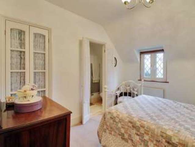  Image of 2 Bedroom Detached  For Sale at Lingfield Road  East Grinstead, RH19 2EB