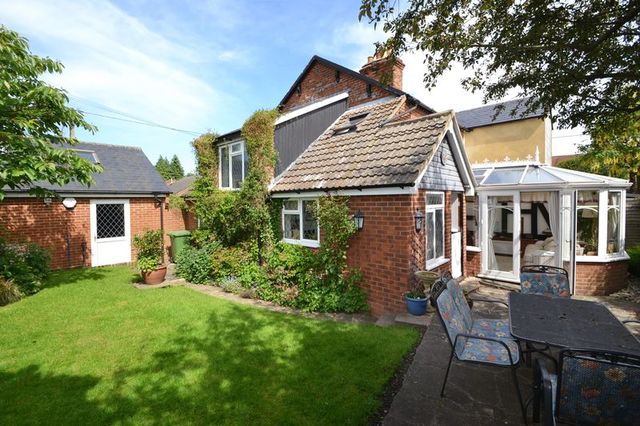  Image of 2 Bedroom Semi-Detached  For Sale at Straight Bit Flackwell Heath High Wycombe, HP10 9LT