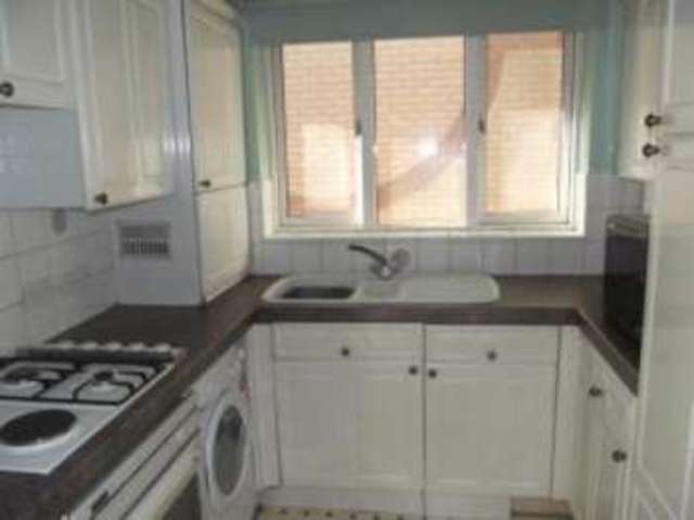 kitchen Image of 1 Bedroom Flat For Sale at 4 Winn Road Southampton Portswood, SO17 1EN Image of kitchen