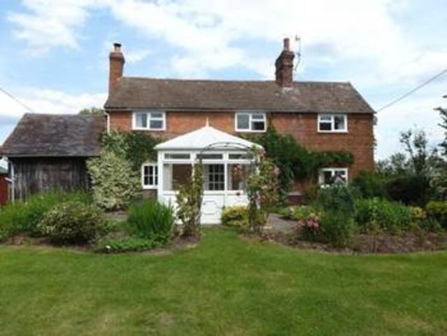  Image of 3 Bedroom Detached  To Rent at Hook Common  Hanley Castle, WR8 0AX