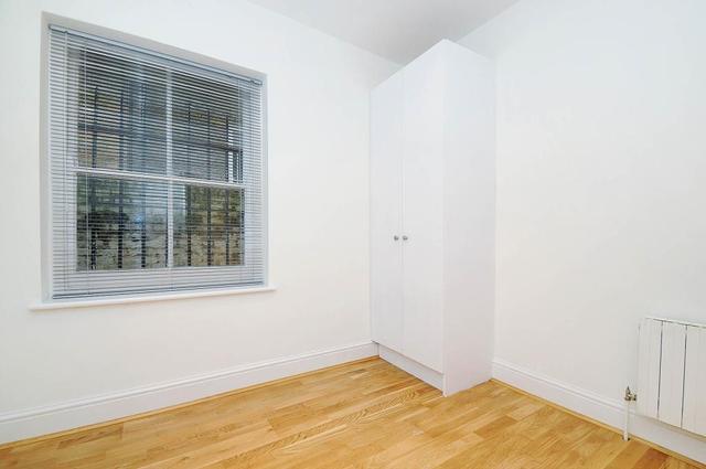  Image of 3 Bedroom Flat  For Sale at Swiss Cottage London Camden, NW3 3HU