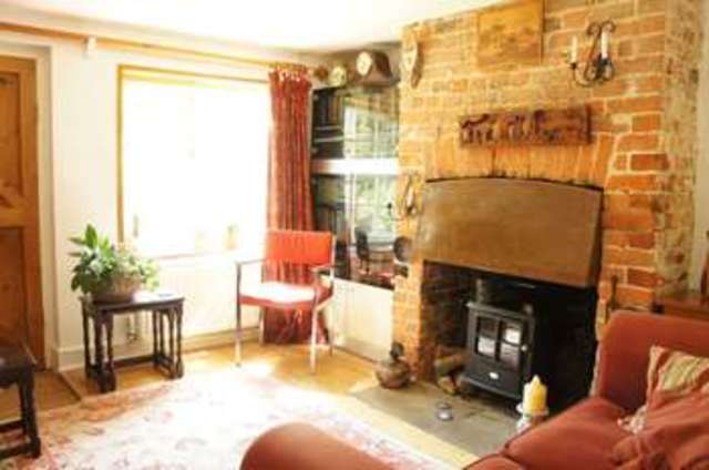  Image of 2 Bedroom Cottage  For Sale at Behoes Cottages Woodcote Reading, RG8 0PS