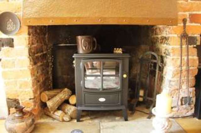  Image of 2 Bedroom Cottage  For Sale at Behoes Cottages Woodcote Reading, RG8 0PS