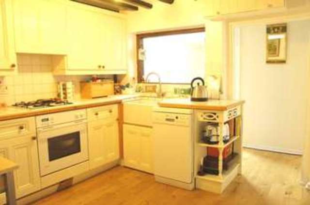  Image of 2 Bedroom Cottage  For Sale at Behoes Cottages Woodcote Reading, RG8 0PS