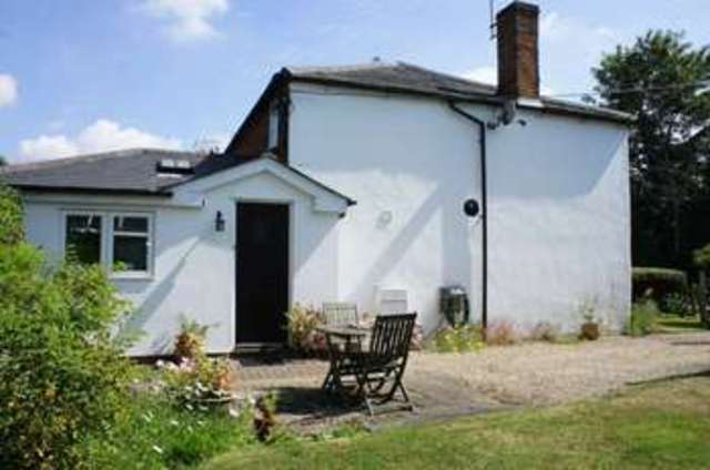  Image of 2 Bedroom Cottage  For Sale at Behoes Cottages Woodcote Reading, RG8 0PS