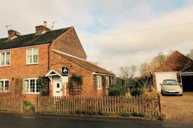  Image of 2 Bedroom Semi-Detached  For Sale at CHARTRIDGE HP5 CHARTRIDGE, HP5 2TL