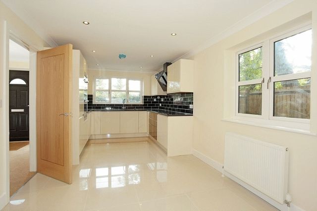  Image of 4 Bedroom Detached  For Sale at London Road,  Albourne,, BN6 9BN