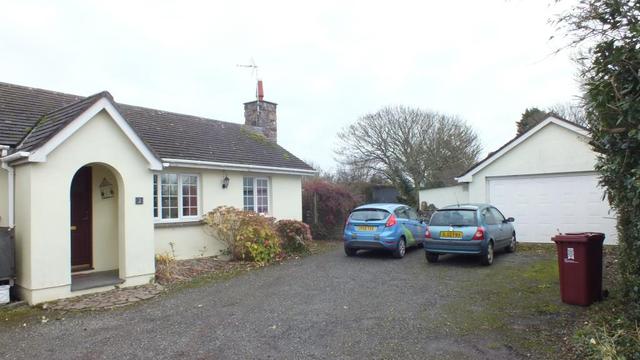  Image of 3 Bedroom Bungalow  For Sale at Pembroke Pembrokeshire Kingsfold, SA71 5BU
