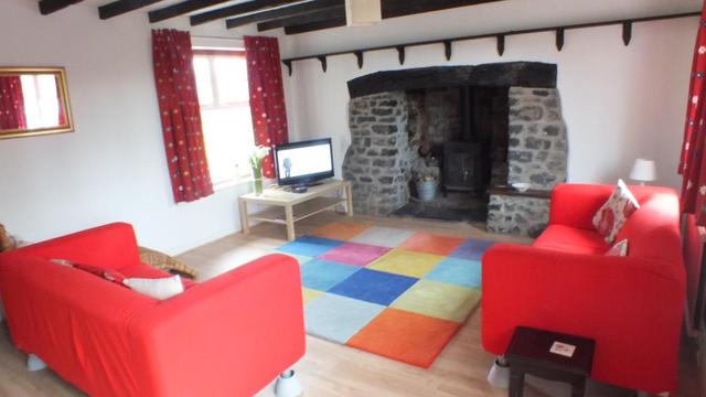  Image of 3 Bedroom Bungalow  For Sale at Pembroke Pembrokeshire Kingsfold, SA71 5BU