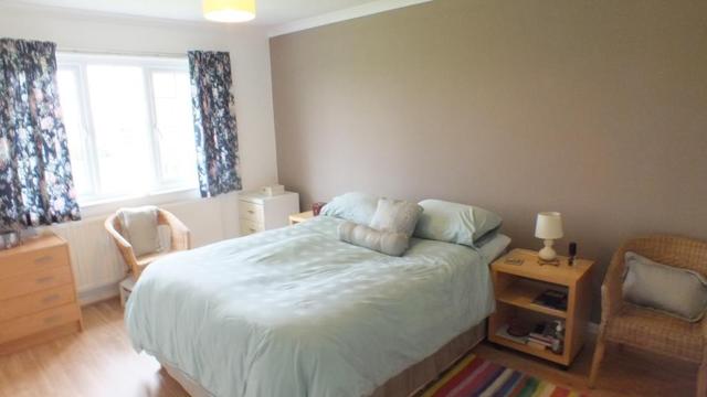  Image of 3 Bedroom Bungalow  For Sale at Pembroke Pembrokeshire Kingsfold, SA71 5BU