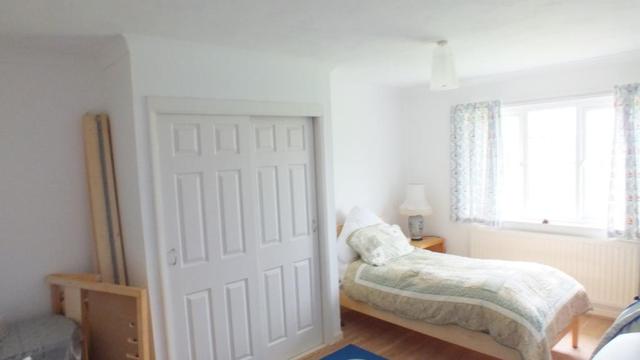  Image of 3 Bedroom Bungalow  For Sale at Pembroke Pembrokeshire Kingsfold, SA71 5BU