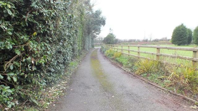  Image of 3 Bedroom Bungalow  For Sale at Pembroke Pembrokeshire Kingsfold, SA71 5BU