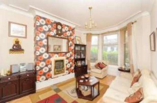drawing room Image of 4 Bedroom End Of Terrace For Sale at Halifax West Yorkshire Halifax, HX1 3AH Image of drawing room