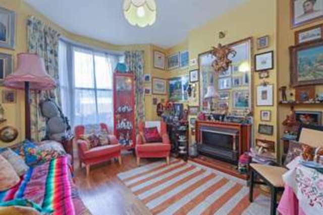 living room Image of 3 Bedroom Terraced For Sale at Hazelbourne Road London, SW12 9NR Image of living room