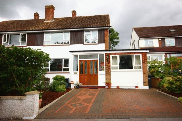  Image of 3 Bedroom Detached  For Sale at Hermitage Gardens Array Upper Norwood, SE19 3QP