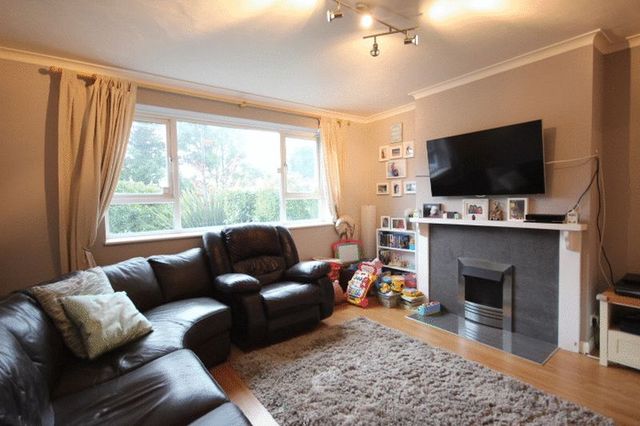  Image of 3 Bedroom Detached  For Sale at Hermitage Gardens Array Upper Norwood, SE19 3QP