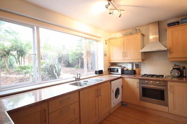  Image of 3 Bedroom Detached  For Sale at Hermitage Gardens Array Upper Norwood, SE19 3QP