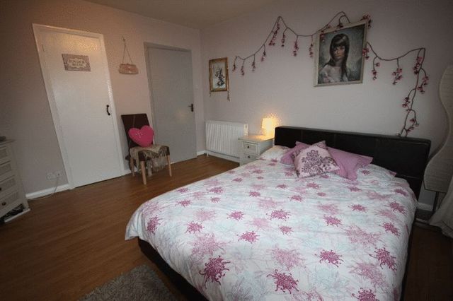  Image of 3 Bedroom Detached  For Sale at Hermitage Gardens Array Upper Norwood, SE19 3QP
