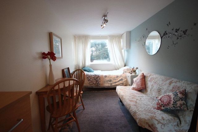  Image of 3 Bedroom Detached  For Sale at Hermitage Gardens Array Upper Norwood, SE19 3QP