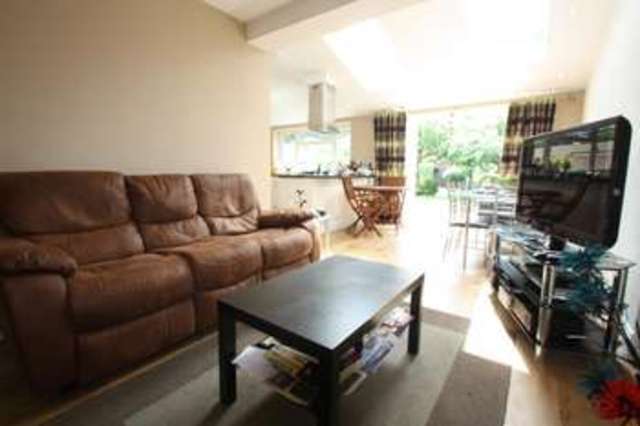  Image of 3 Bedroom Semi-Detached  For Sale at St Johns Woking Knaphill, GU21 8TT