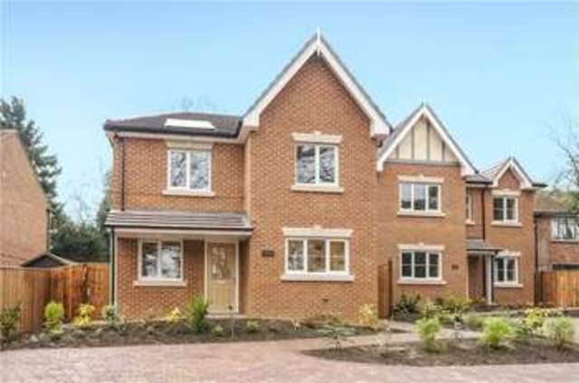  Image of 4 Bedroom Detached  For Sale at St.Johns Woking Knaphill, GU21 8XH