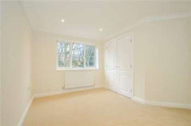  Image of 4 Bedroom Detached  For Sale at St.Johns Woking Knaphill, GU21 8XH