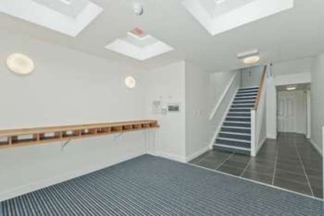  Image of 1 Bedroom Flat  To Rent at Bath, BA2 2JP