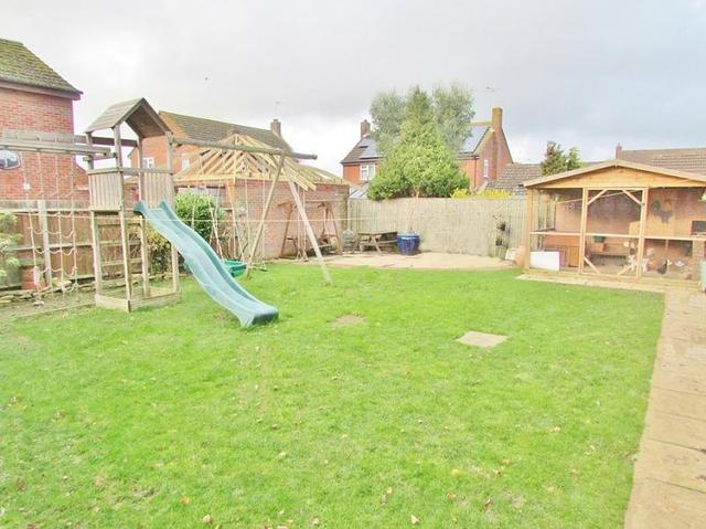  Image of 4 Bedroom Detached  For Sale at Grove  Wantage, OX12 0QB
