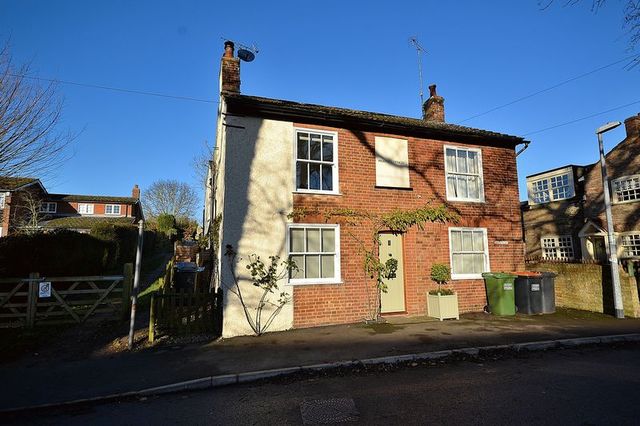  Image of 3 Bedroom Semi-Detached  For Sale at Eggington, LU7 9PQ