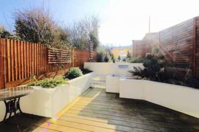  Image of 3 Bedroom End Of Terrace  For Sale at Whielden Gate  WINCHMORE HILL, HP7 0NE